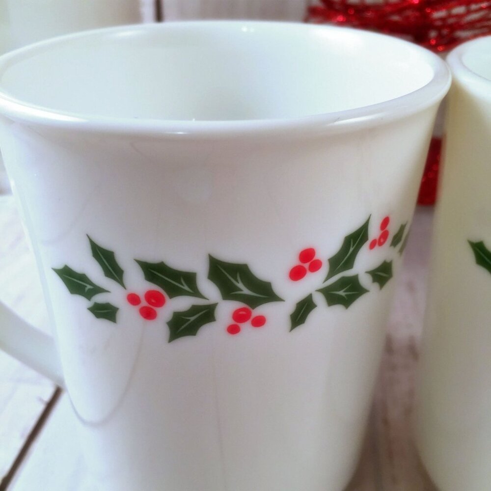 2 Winter Holly Berry Mugs Corning White Glass Green Christmas Holidays - Picture 3 of 5